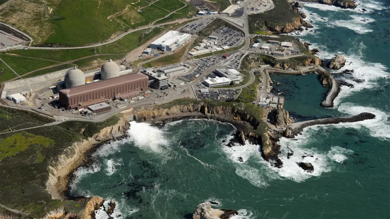 أحلام ذرية: هل الطاقة النووية منقذ للمناخ أم كابوس إشعاعي؟