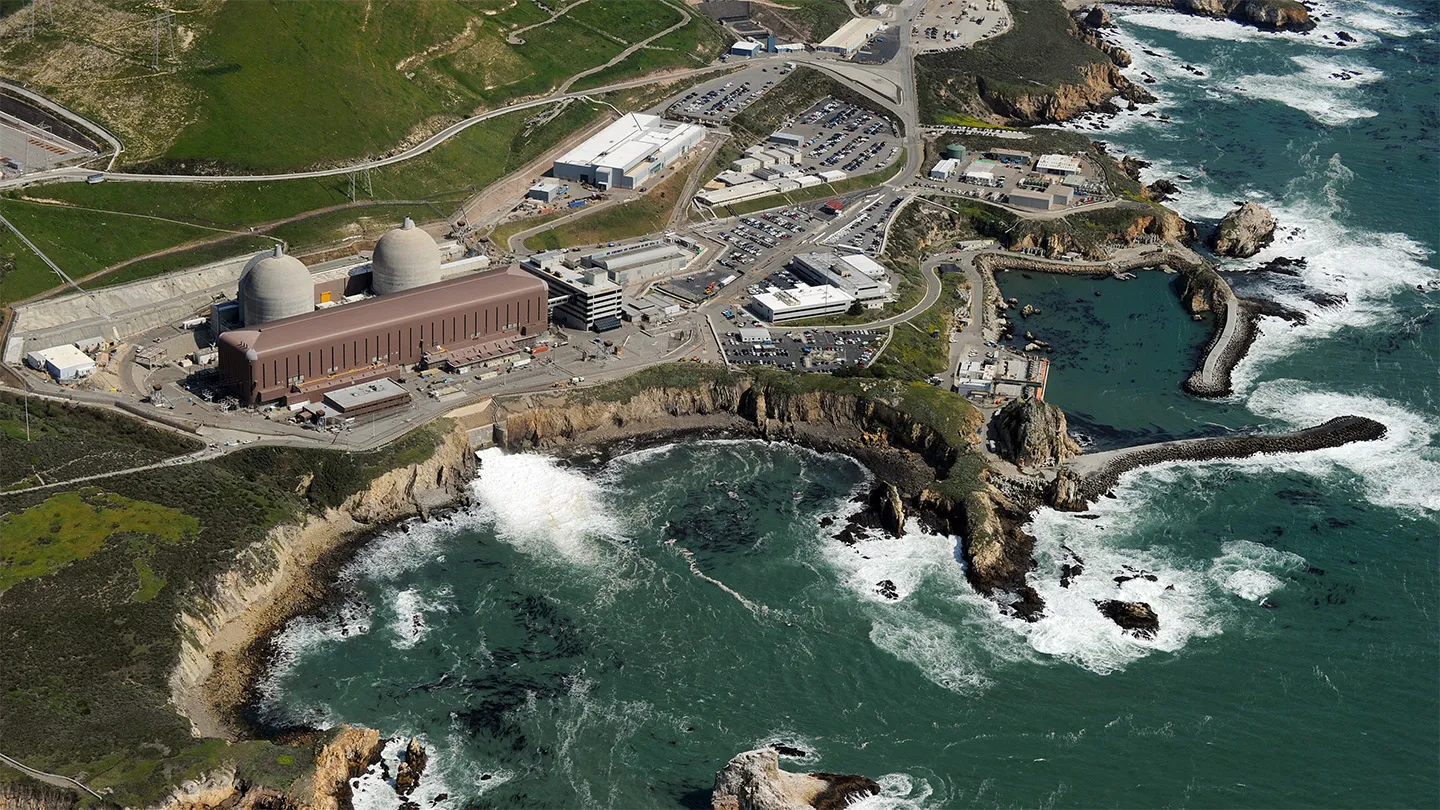 أحلام ذرية: هل الطاقة النووية منقذ للمناخ أم كابوس إشعاعي؟